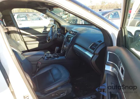 2017 Ford Explorer Sport z USA, uszkodzony, nr VIN 1FM5K8GT5HGE32743